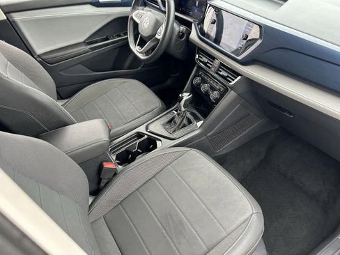 Used 2024 Volkswagen Taos SE image 13