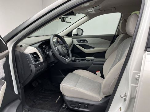 Used 2023 Nissan Rogue SV AWD/4WD image 3