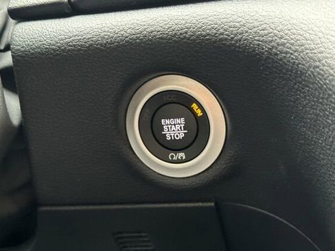 New 2026 Chrysler Pacifica Limited w/ S Appearance Package image 21