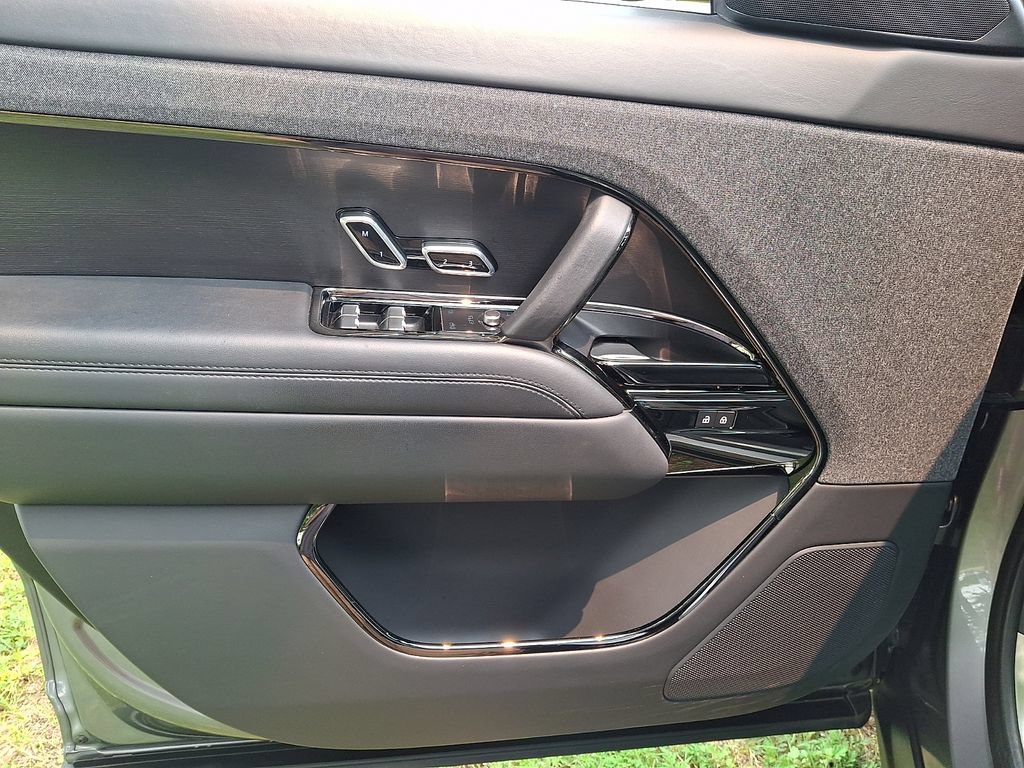 Used 2023 Land Rover Range Rover Sport SE AWD/4WD image 12