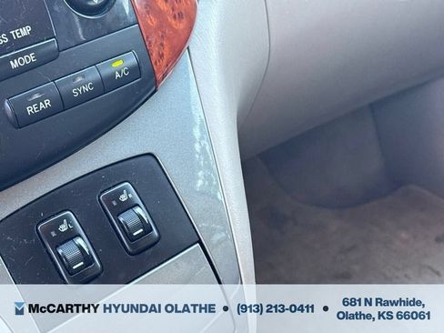 Used 2009 Toyota Sienna XLE FWD image 5