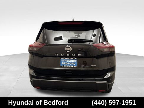 Used 2025 Nissan Rogue SV AWD/4WD image 6