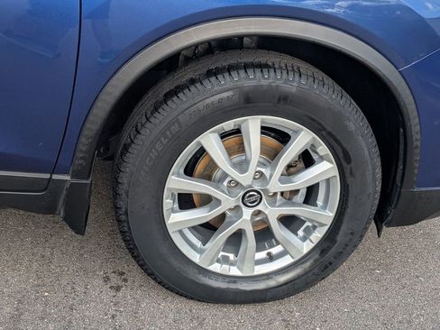 Used 2017 Nissan Rogue SV FWD image 9