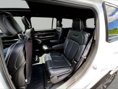 Used 2023 Jeep Grand Cherokee L Overland AWD/4WD image 21