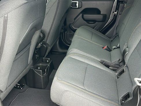 New 2025 Jeep Gladiator Sport image 11