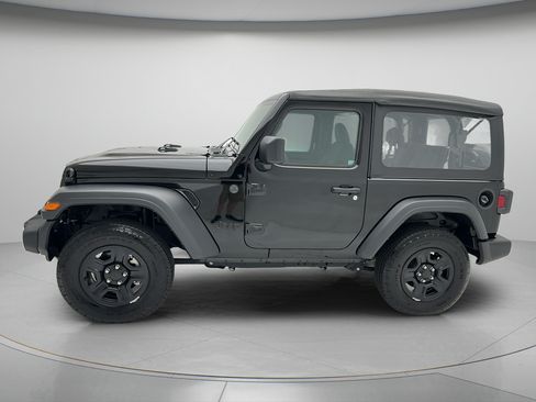 Used 2025 Jeep Wrangler Sport AWD/4WD image 4