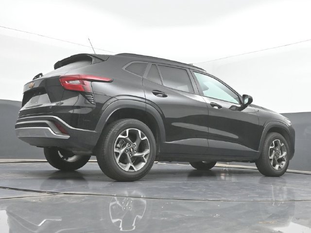 Used 2024 Chevrolet Trax LT FWD image 34