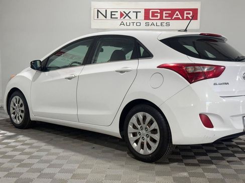 Used 2017 Hyundai Elantra GT FWD image 7