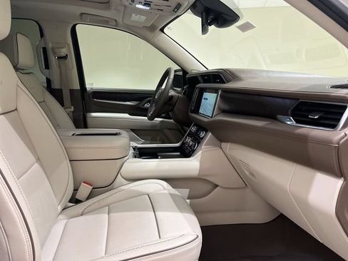 Used 2024 GMC Yukon XL Denali AWD/4WD image 28