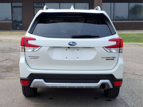 Used 2022 Subaru Forester Touring AWD/4WD image 4