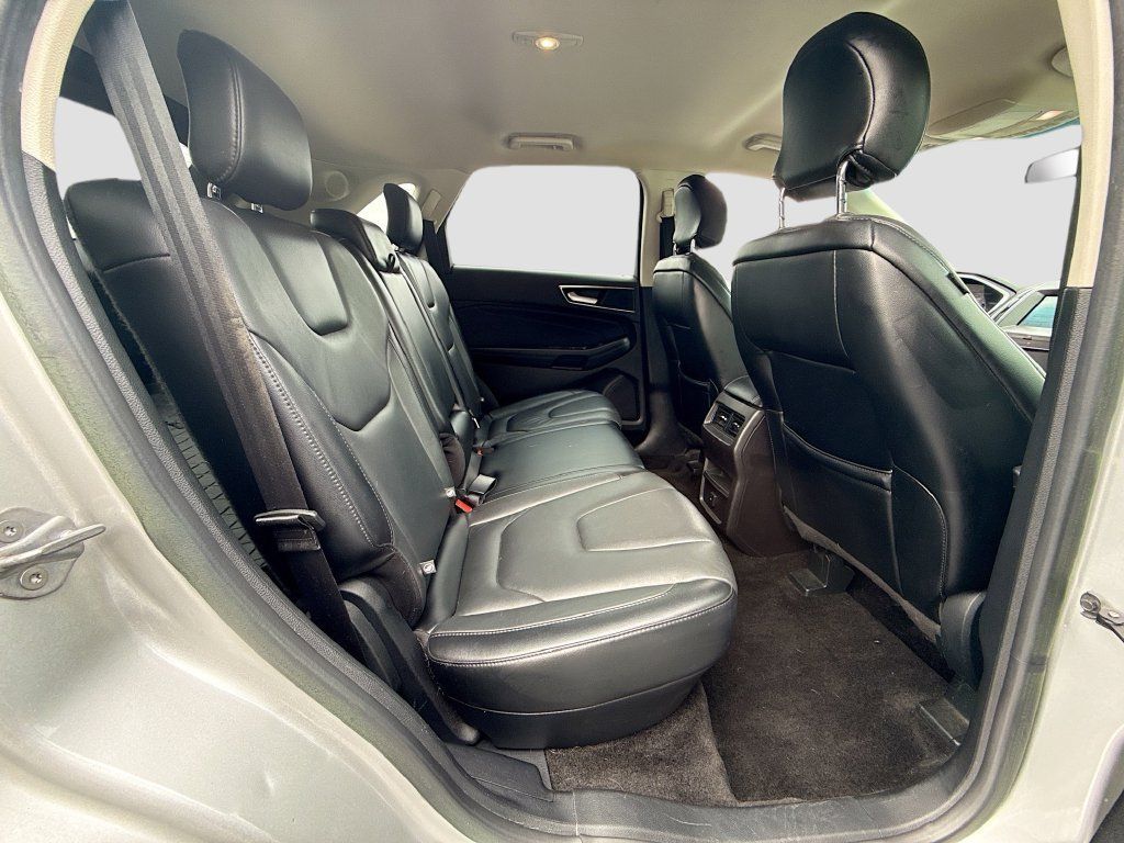 Used 2018 Ford Edge Titanium AWD/4WD image 28