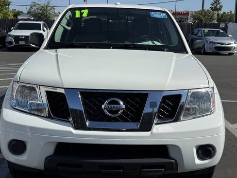 Used 2017 Nissan Frontier SV RWD image 2