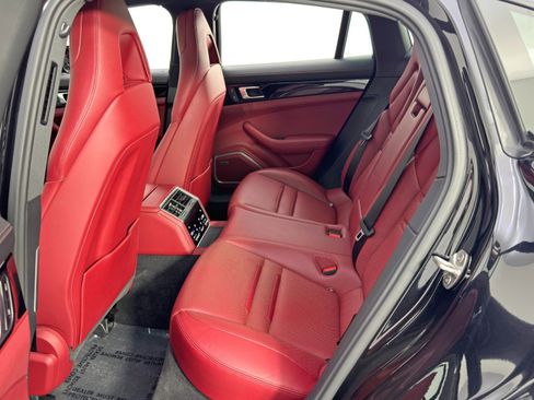 Used 2022 Porsche Panamera 4 w/ Premium Package image 45