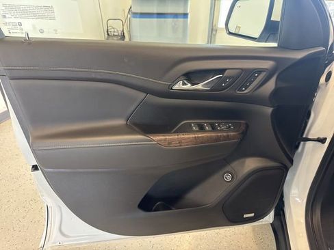 Used 2023 GMC Acadia Denali AWD/4WD image 43