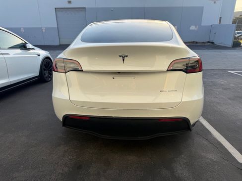 Used 2021 Tesla Model Y Long Range AWD/4WD image 9