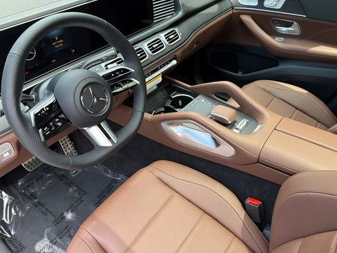 New 2026 Mercedes-Benz GLS 450 4MATIC image 9