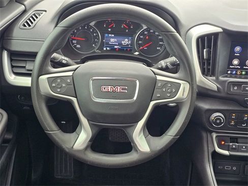 Used 2023 GMC Terrain SLE image 15