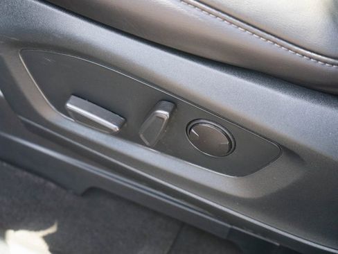 Used 2022 Ford Explorer XLT w/ Equipment Group 202A image 17