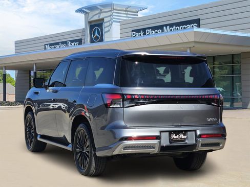 Used 2025 INFINITI QX80 Sensory image 4