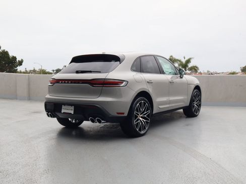 New 2026 Porsche Macan AWD/4WD image 9