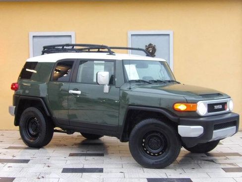 Used 2014 Toyota FJ Cruiser 4WD image 5