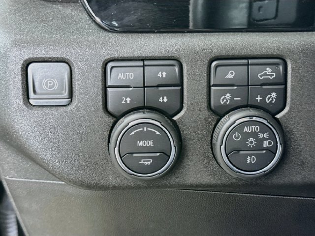 Used 2024 Chevrolet Silverado 1500 LTZ AWD/4WD image 11