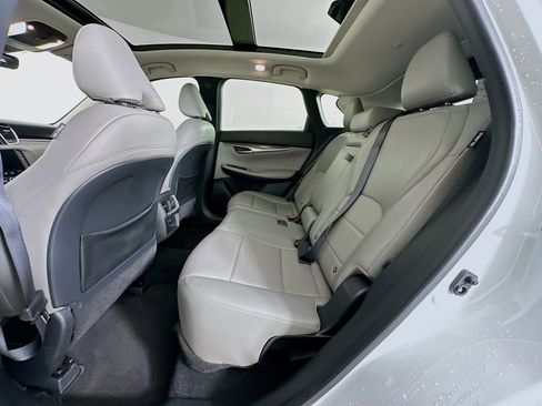 Used 2023 INFINITI QX50 Luxe image 27