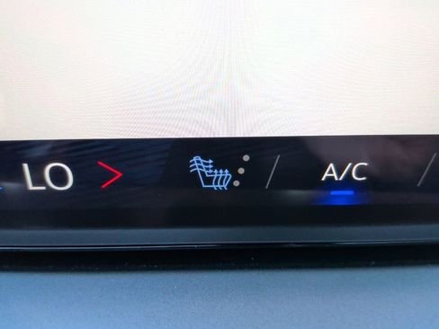 New 2025 Chevrolet Traverse LT w/ LPO, Floor Liner Package image 25