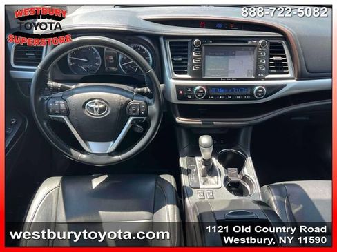 Used 2018 Toyota Highlander XLE AWD/4WD image 16