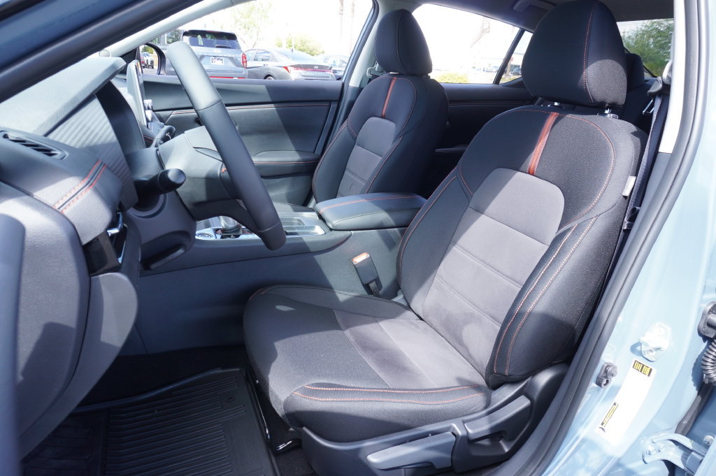 Certified 2025 Nissan Sentra SR FWD image 12