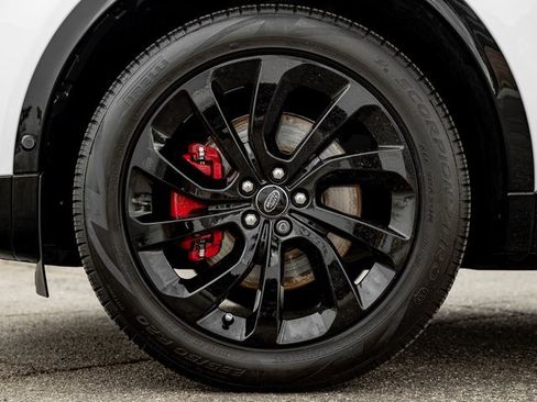 Used 2024 Land Rover Discovery Sport Dynamic SE image 11