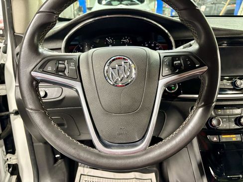 Used 2022 Buick Encore Preferred image 32