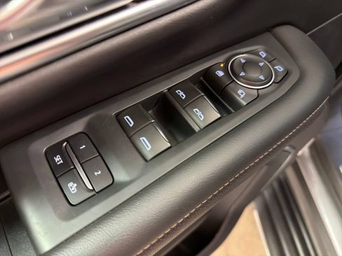 Used 2021 Chevrolet Suburban Premier w/ Premium Package AWD/4WD image 21