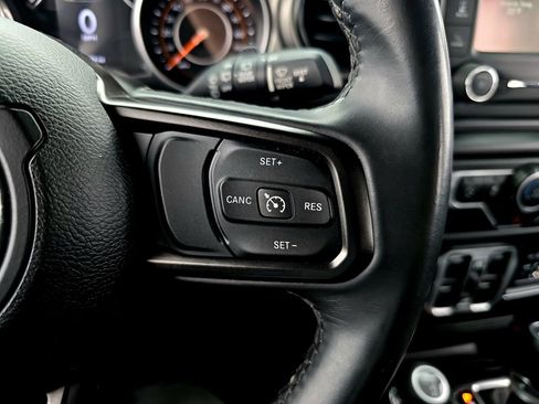 Used 2018 Jeep Wrangler Unlimited Sport S image 7