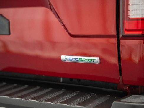 Used 2018 Ford F150 Lariat w/ Heavy-Duty Payload Package image 9