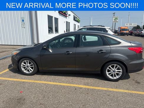 Used 2015 Ford Focus SE FWD image 6