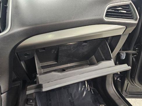 Used 2018 Ford Edge SEL w/ Equipment Group 201A image 23