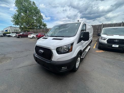 Used 2025 Ford Transit 250 Low Roof w/ Exterior Upgrade Package RWD image 3