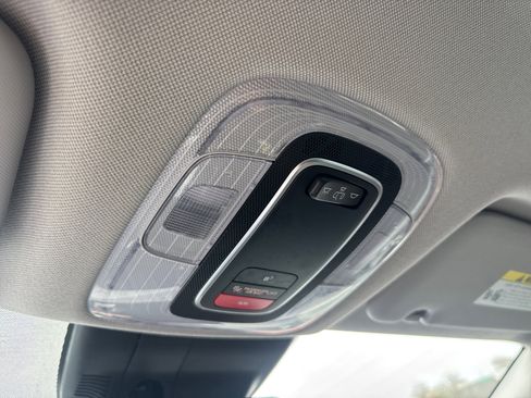 Used 2023 Hyundai Elantra SEL image 31