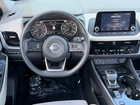 Used 2021 Nissan Rogue SV FWD image 13