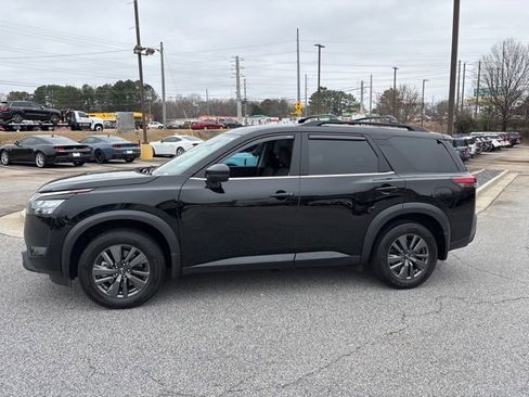 Used 2024 Nissan Pathfinder SV image 5