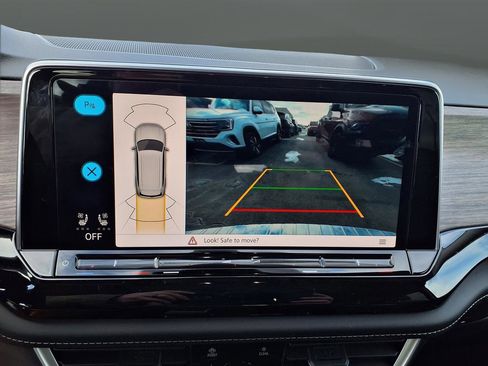 New 2026 Volkswagen Atlas SEL image 33