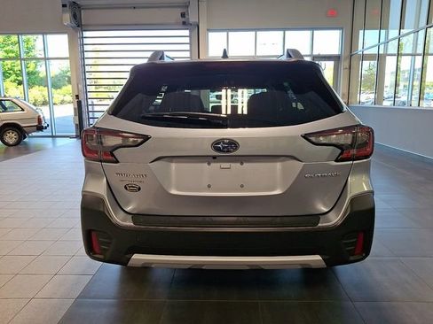 Used 2020 Subaru Outback Limited AWD/4WD image 5