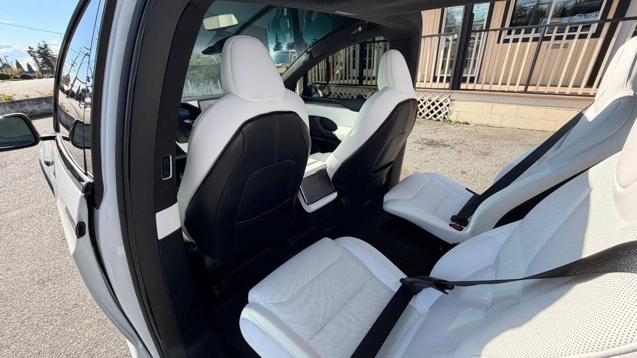 Used 2023 Tesla Model X AWD/4WD image 23