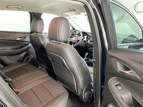 Used 2023 Buick Encore GX Essence image 32