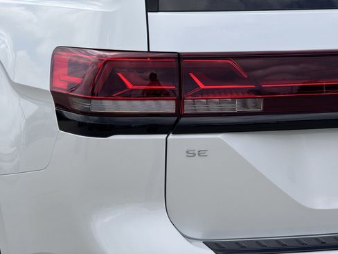 New 2026 Volkswagen Atlas Peak Edition image 12