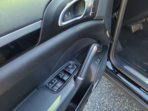 Used 2018 Porsche Cayenne S image 11