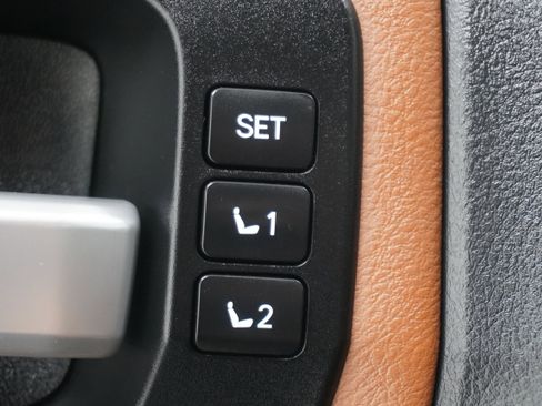 Used 2013 Toyota Sequoia Platinum image 19