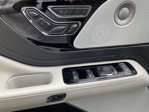 Used 2025 Lincoln Aviator Reserve w/ Equipment Group 201A image 12