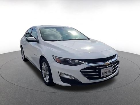 Used 2024 Chevrolet Malibu LT image 3